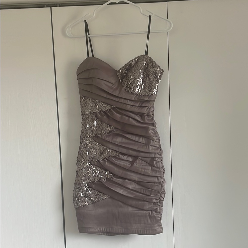 Ruched mauve pink mini dress with sequins